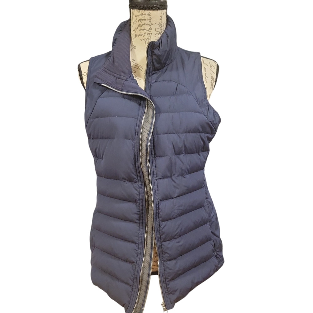 Lululemon navy blue vest size 10